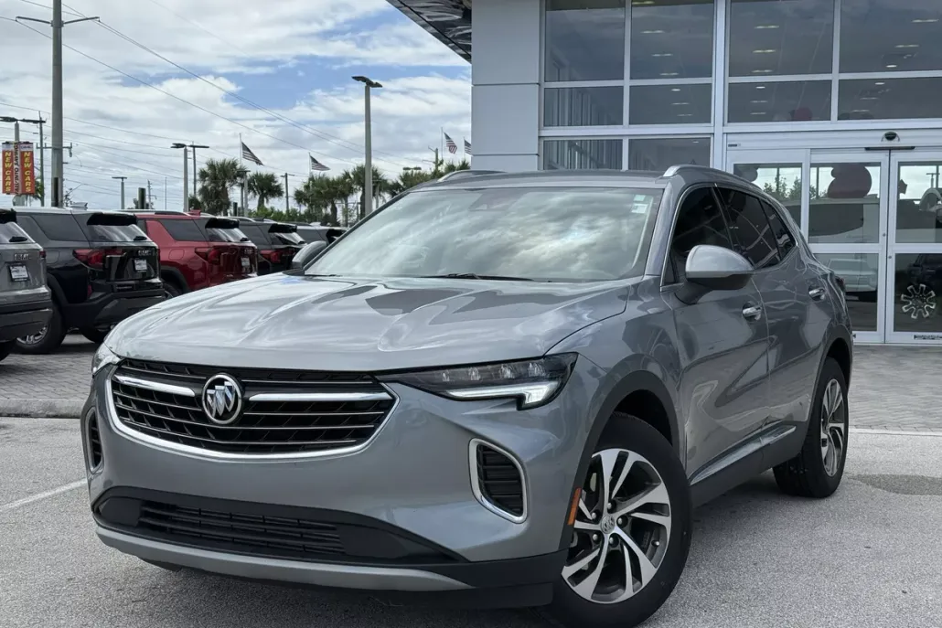 2023 Buick Envision Essence photo 1