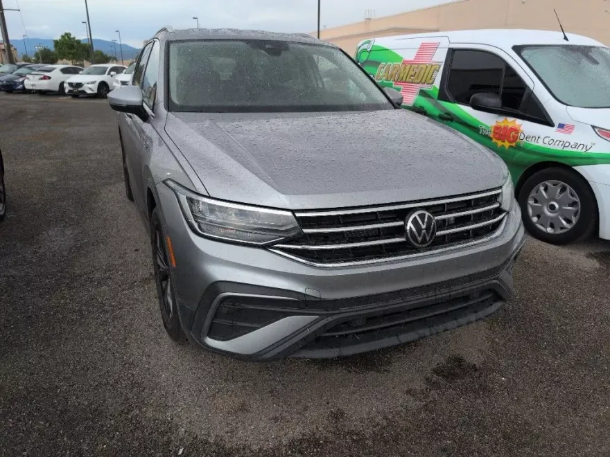 2022 Volkswagen Tiguan SE photo 1