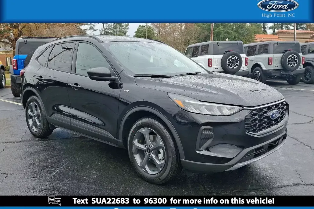 2025 Ford Escape ST-Line photo 1