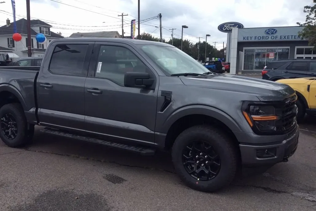 2025 Ford F-150 XLT photo 1
