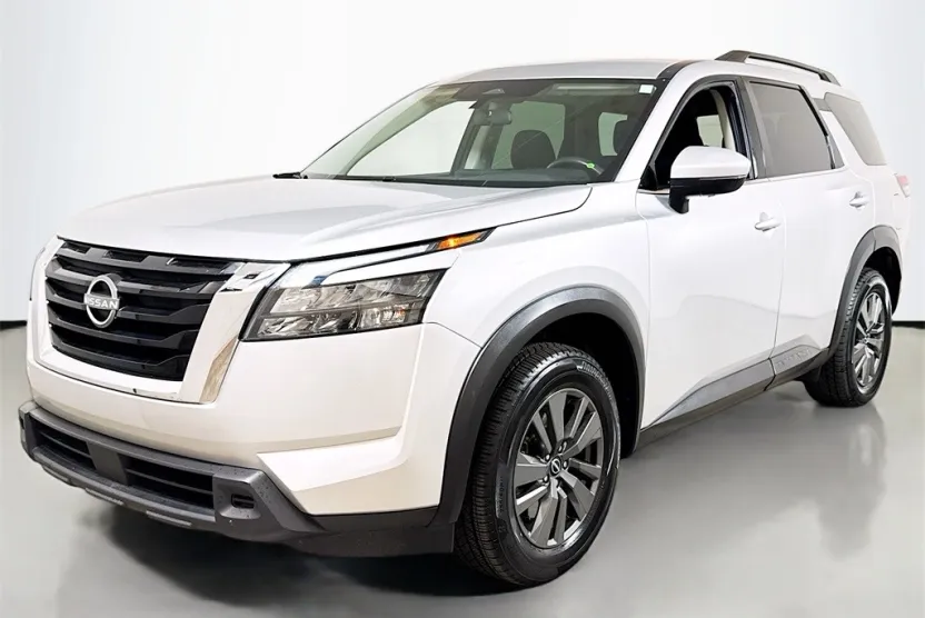 2024 Nissan Pathfinder SV photo 1