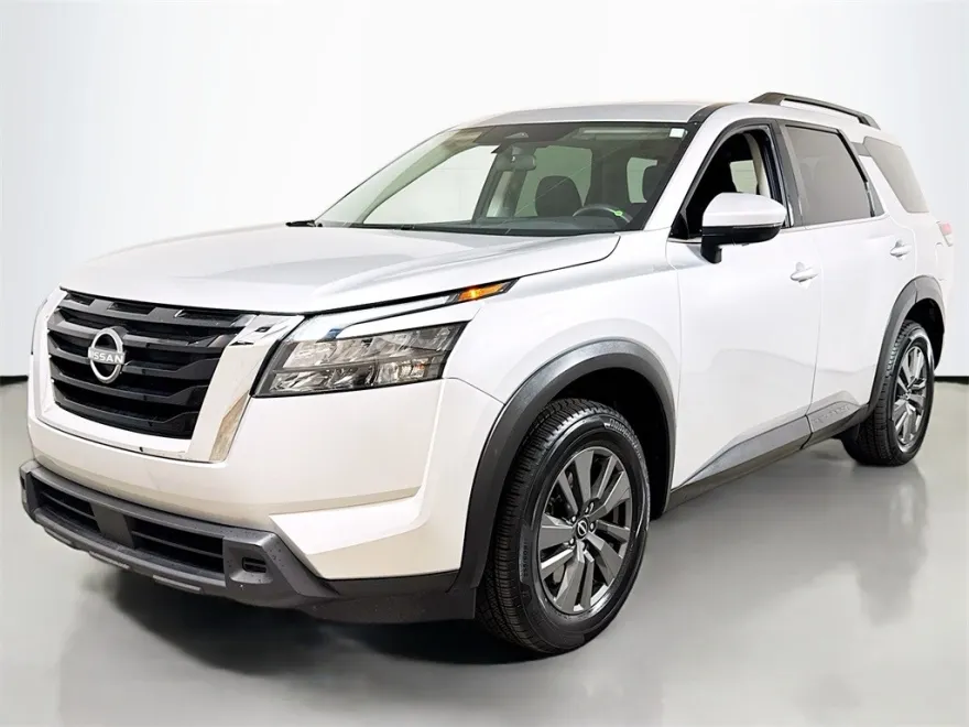 2024 Nissan Pathfinder SV photo 1
