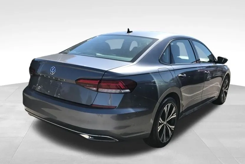 2022 Volkswagen Passat 2.0T Limited photo 1