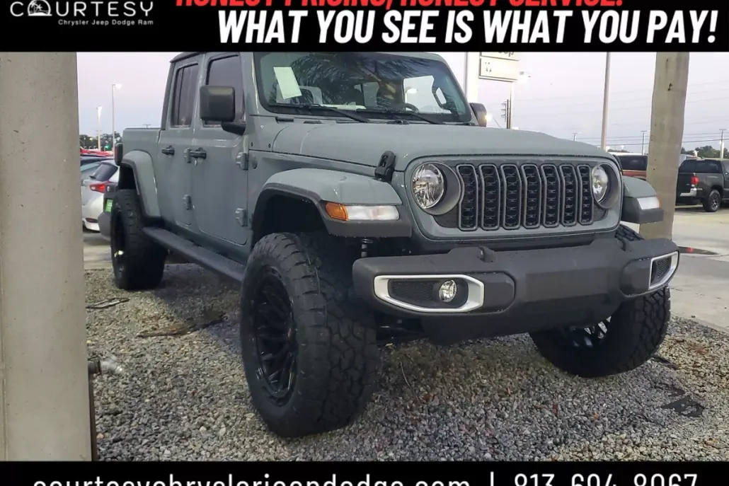 2025 Jeep Gladiator Sport S photo 1
