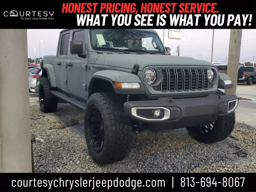 2025 Jeep Gladiator Sport S photo 1
