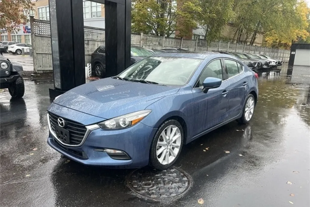 2017 Mazda Mazda3 Touring photo 1