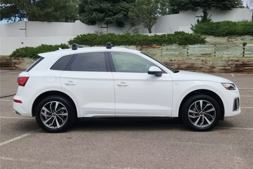 2023 Audi Q5 S line Premium Plus photo 1