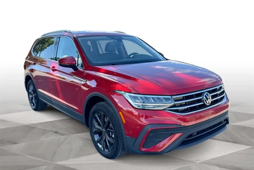 2023 Volkswagen Tiguan SE photo 1