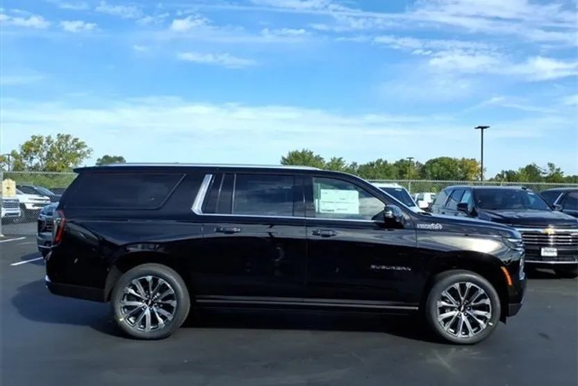 2026 Chevrolet Suburban High Country photo 1