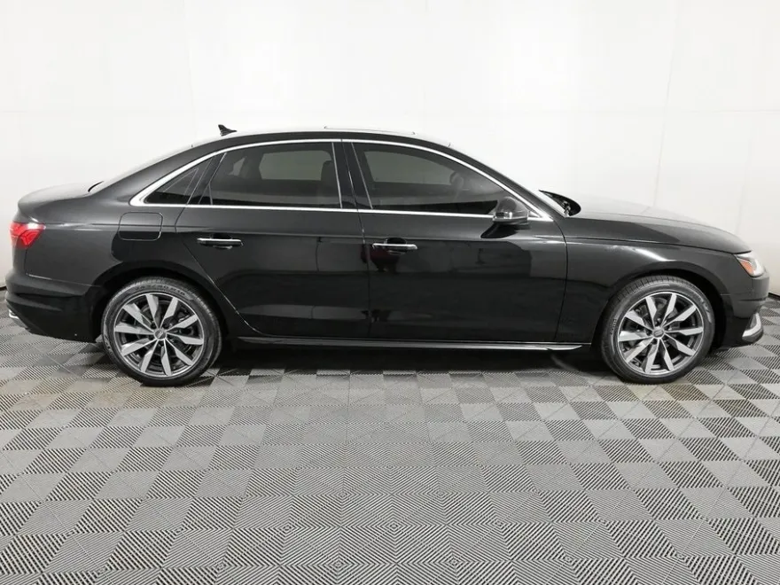 2020 Audi A4 40 Premium Plus photo 1