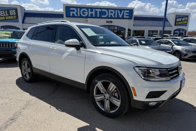 2021 Volkswagen Tiguan R-Line Black SEL photo 1