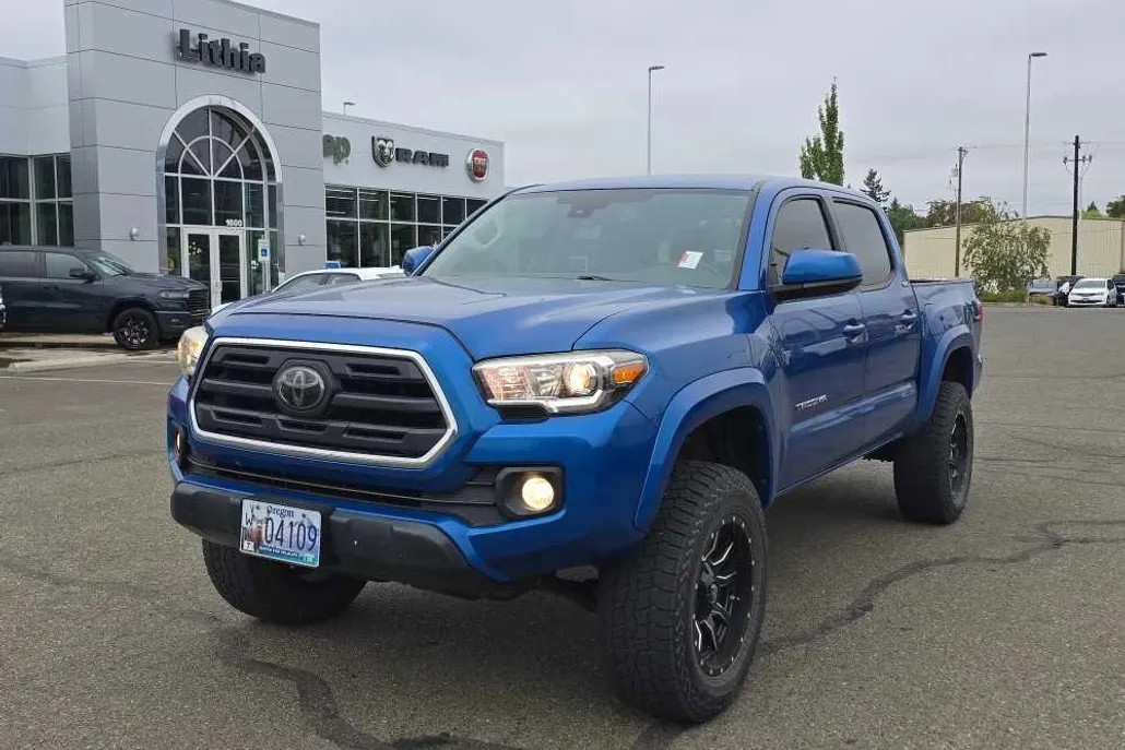 2018 Toyota Tacoma SR5 V6 photo 1