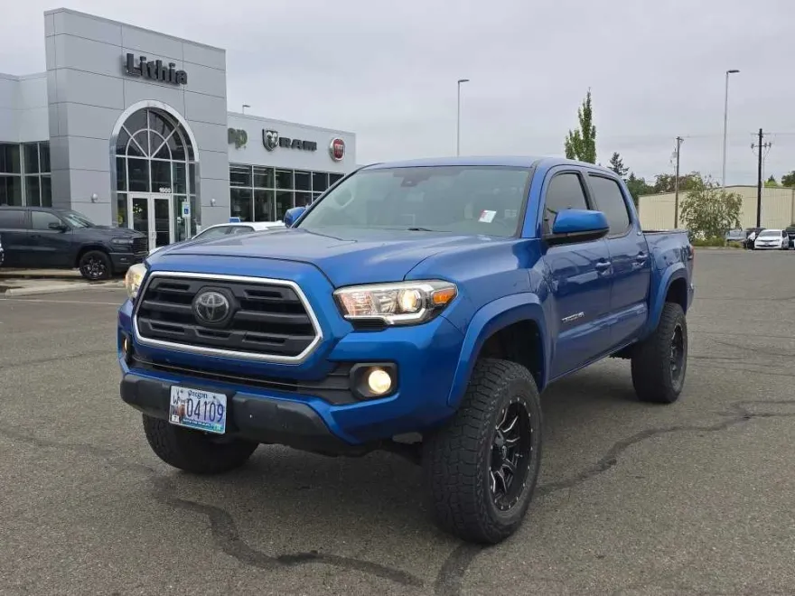 2018 Toyota Tacoma SR5 V6 photo 1
