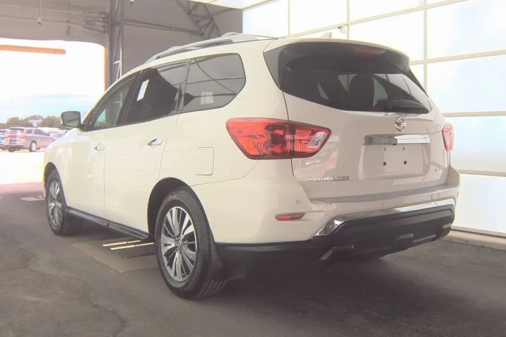 2020 Nissan Pathfinder SV photo 1