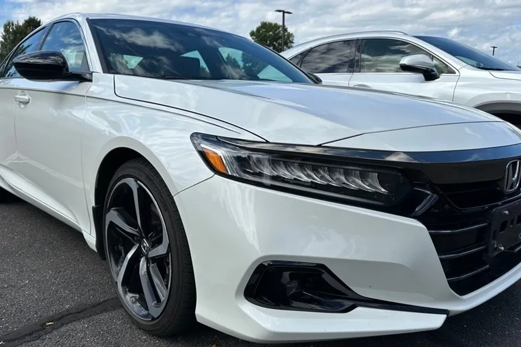 2021 Honda Accord Sport 2.0T photo 1