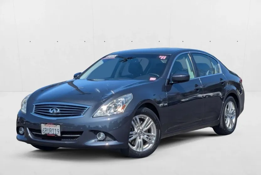 2011 Infiniti G37 Journey photo 1