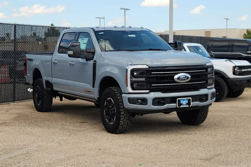 2026 Ford F-250 Platinum photo 1