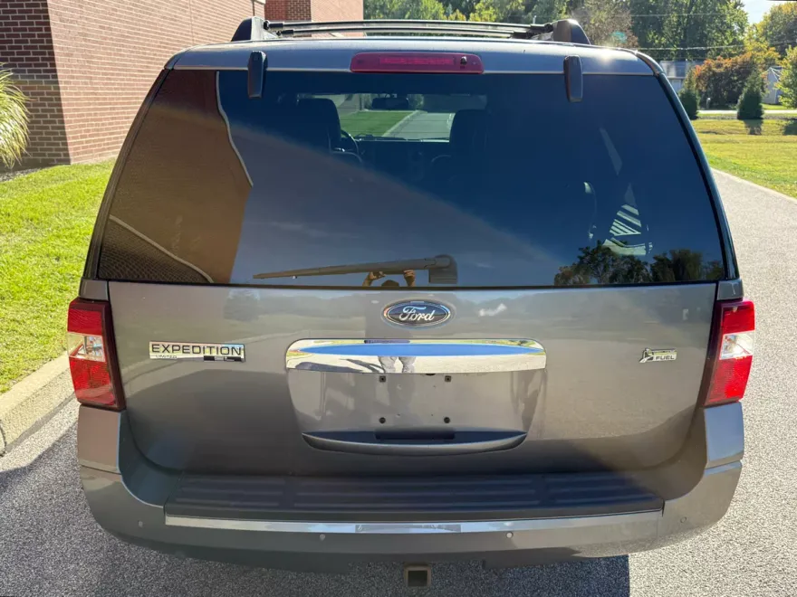 2012 Ford Expedition Limited photo 1