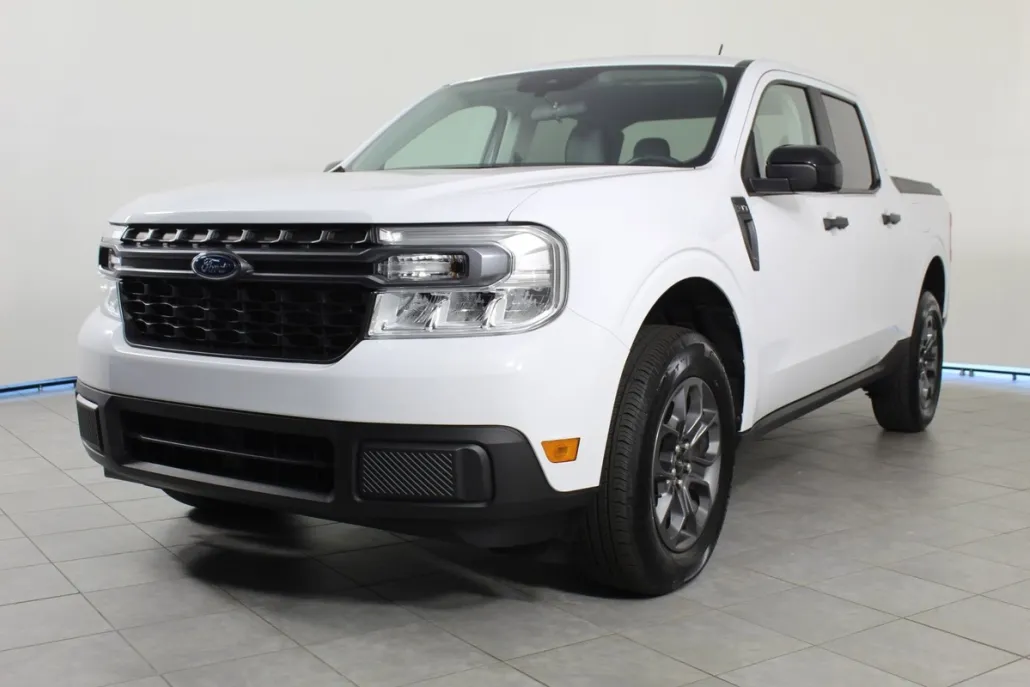 2024 Ford Maverick XLT photo 1