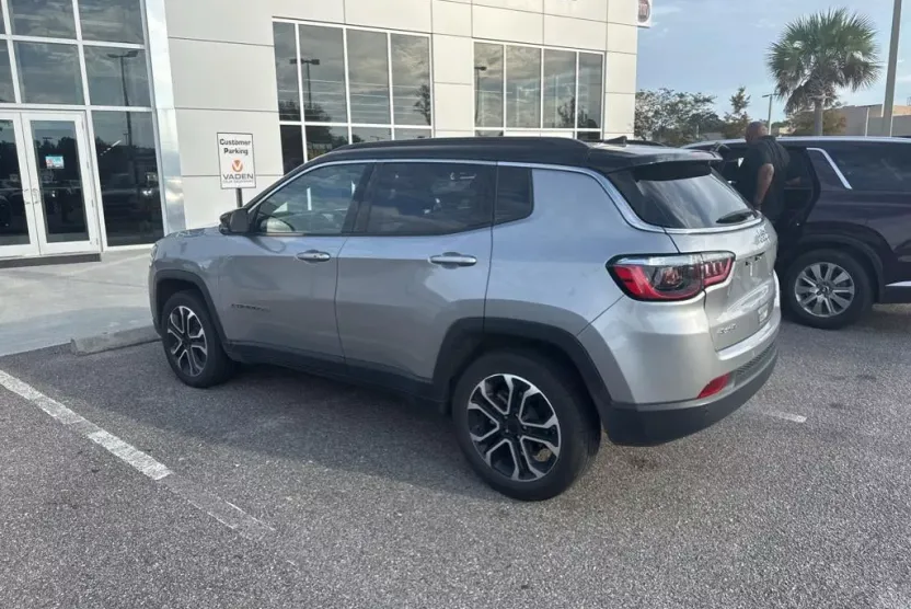 2024 Jeep Compass Limited photo 1