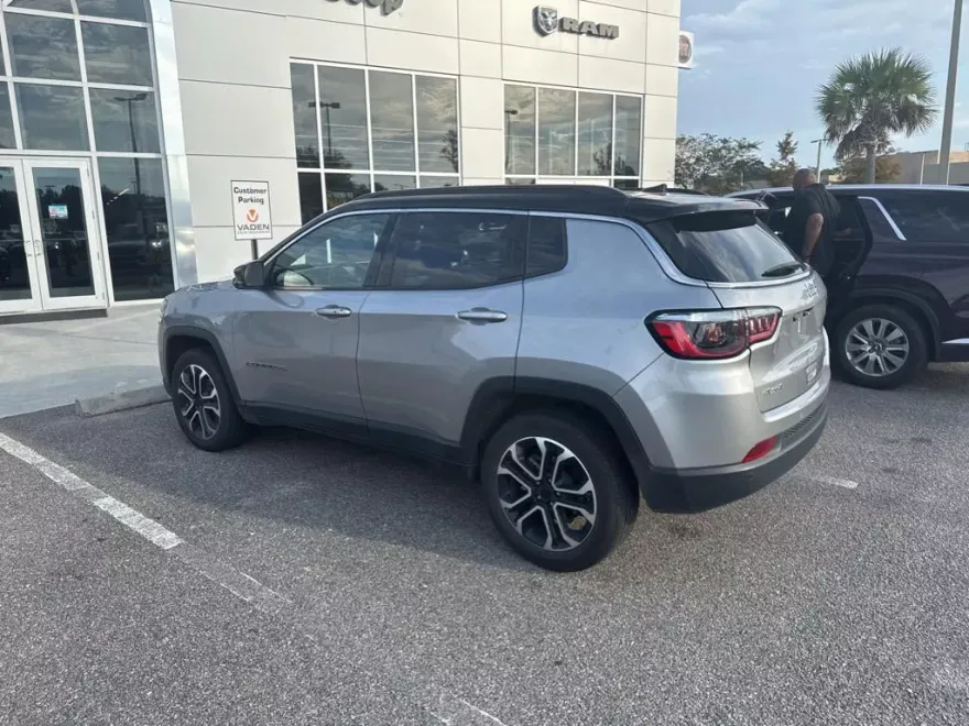 2024 Jeep Compass Limited photo 1