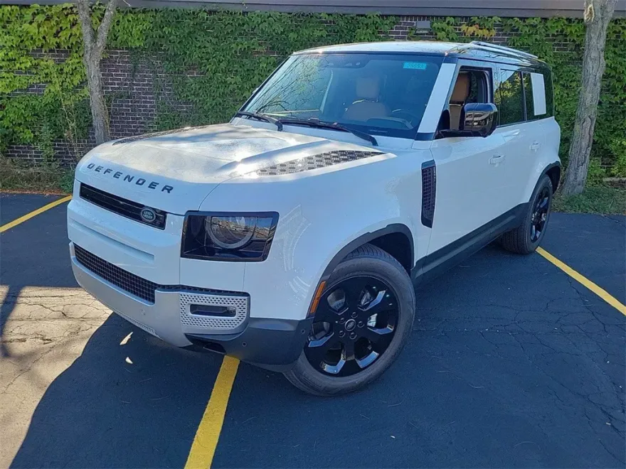 2025 Land Rover Defender 110 S photo 1