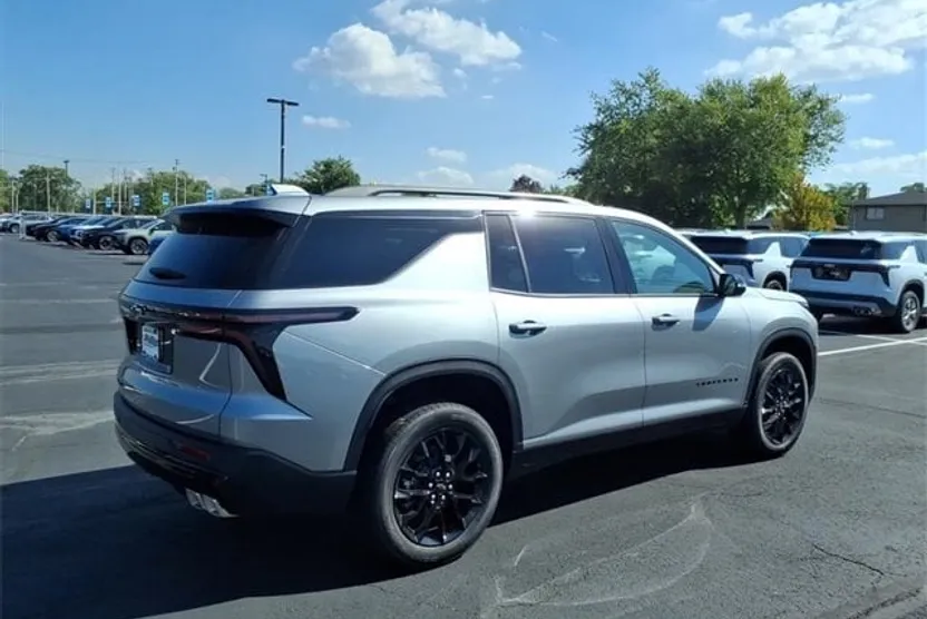 2026 Chevrolet Traverse photo 1