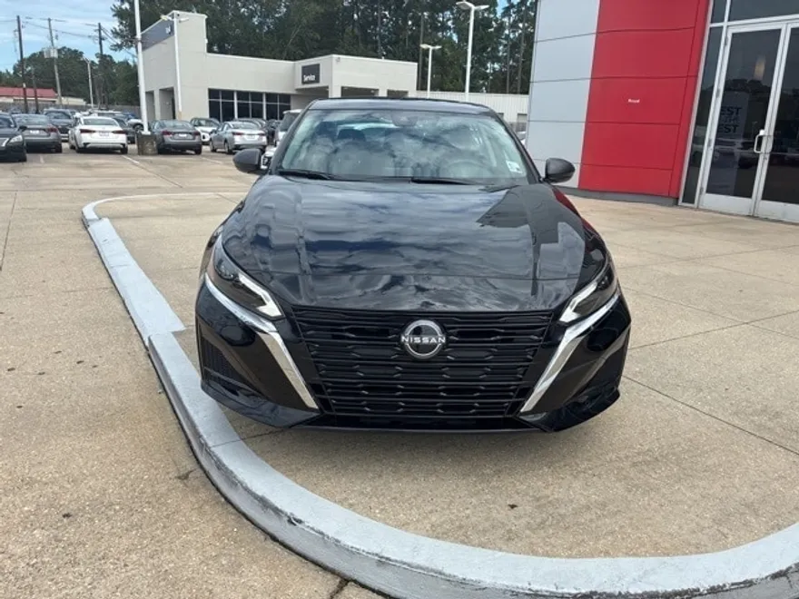 2025 Nissan Altima S photo 1