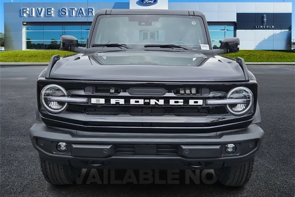 2025 Ford Bronco Outer Banks photo 1