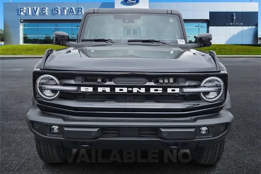 2025 Ford Bronco Outer Banks photo 1