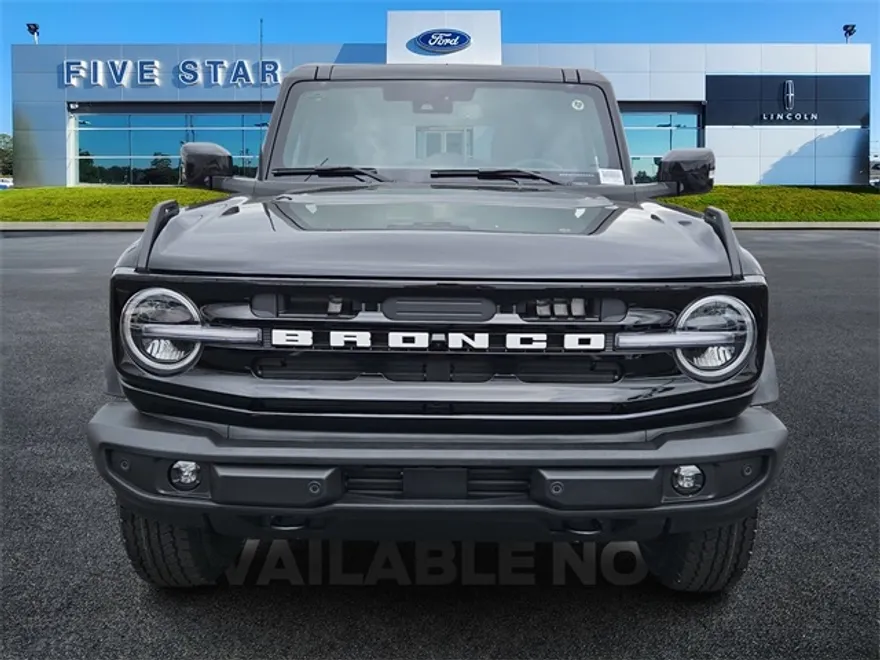 2025 Ford Bronco Outer Banks photo 1