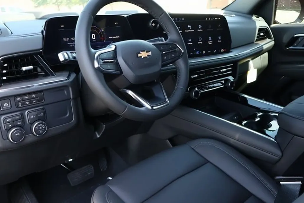 2025 Chevrolet Tahoe LT photo 1