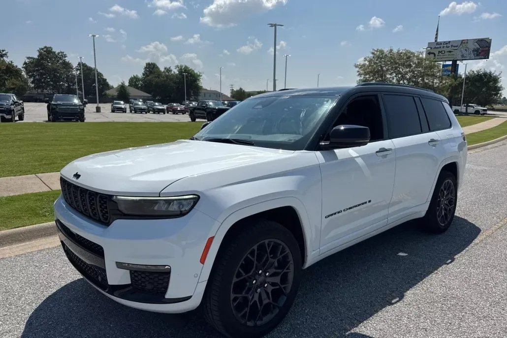 2024 Jeep Grand Cherokee L Summit Reserve photo 1