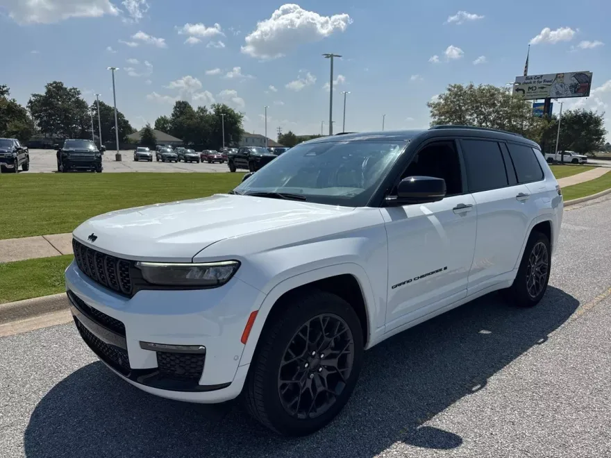 2024 Jeep Grand Cherokee L Summit Reserve photo 1