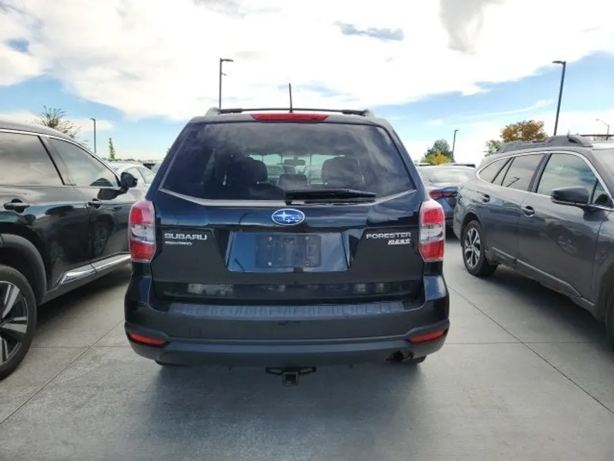 2015 Subaru Forester 2.5i Premium photo 1