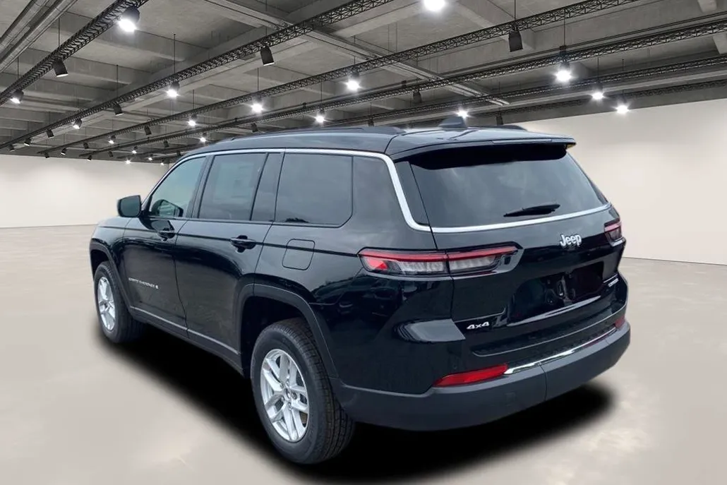 2025 Jeep Grand Cherokee Laredo X photo 1