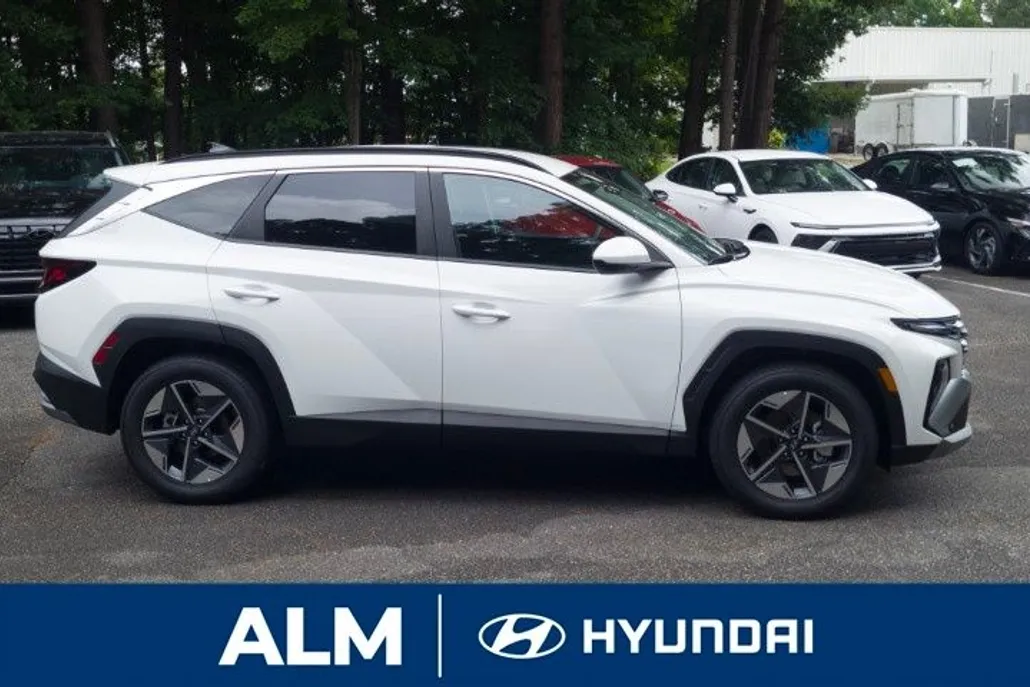 2025 Hyundai Tucson SEL photo 1