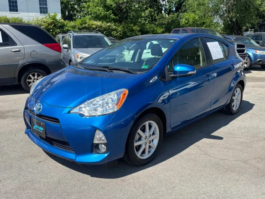 2014 Toyota Prius C Two photo 1
