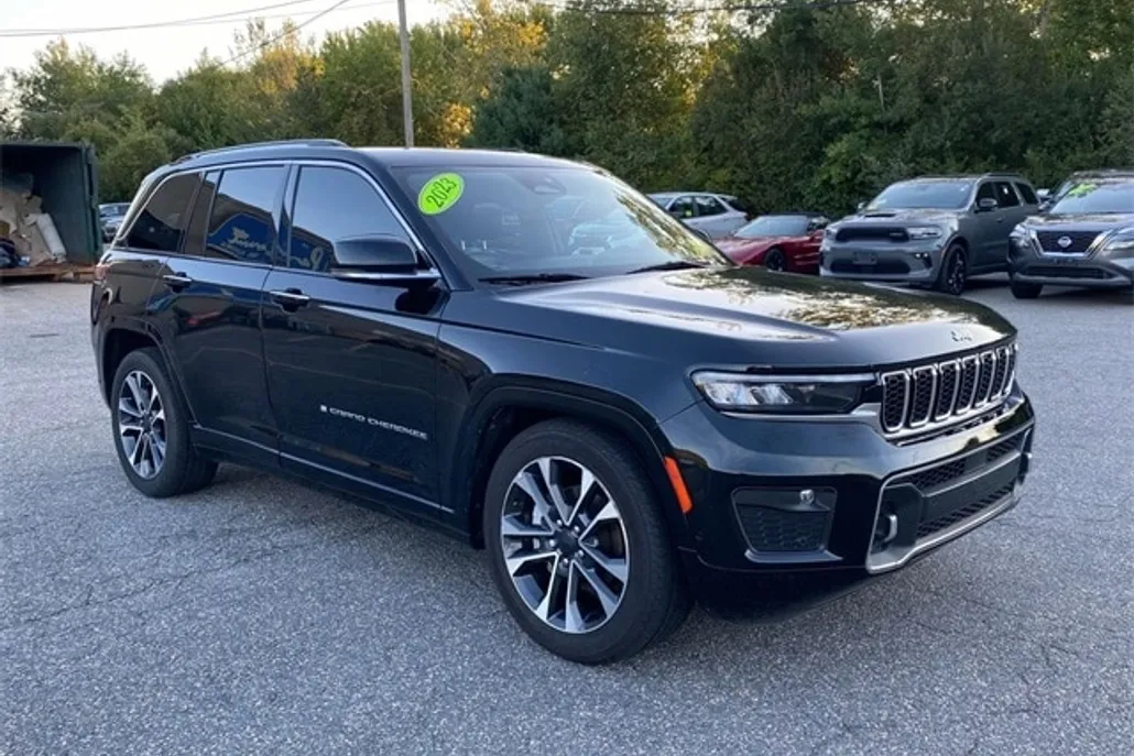 2023 Jeep Grand Cherokee Overland photo 1