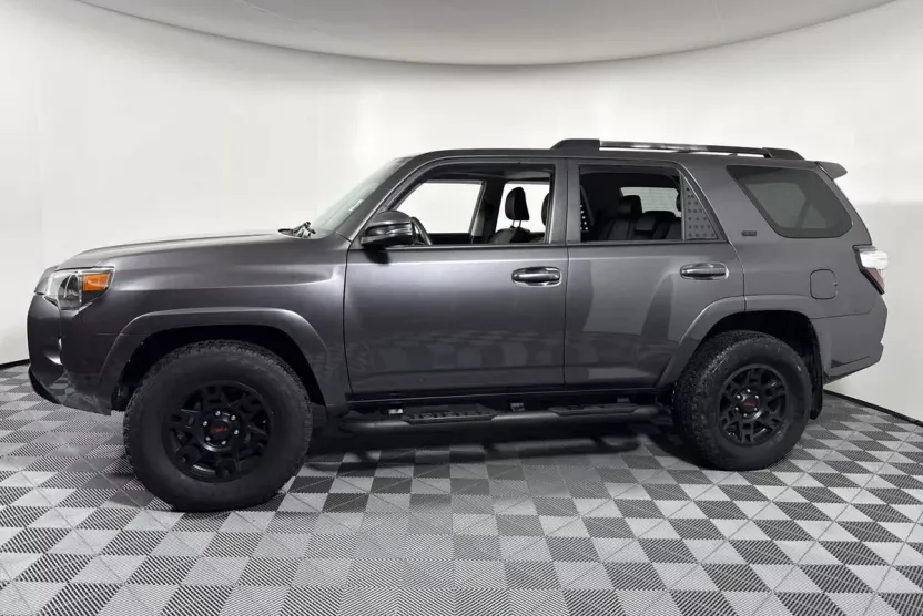 2021 Toyota 4Runner SR5 Premium photo 1
