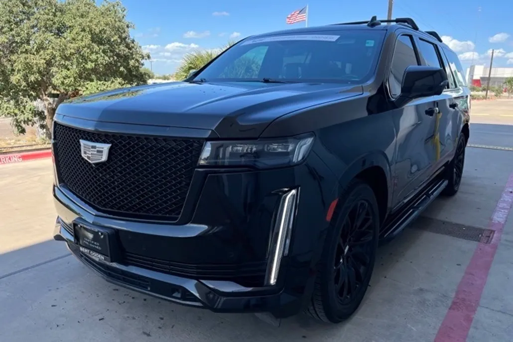 2022 Cadillac Escalade ESV Sport Platinum photo 1