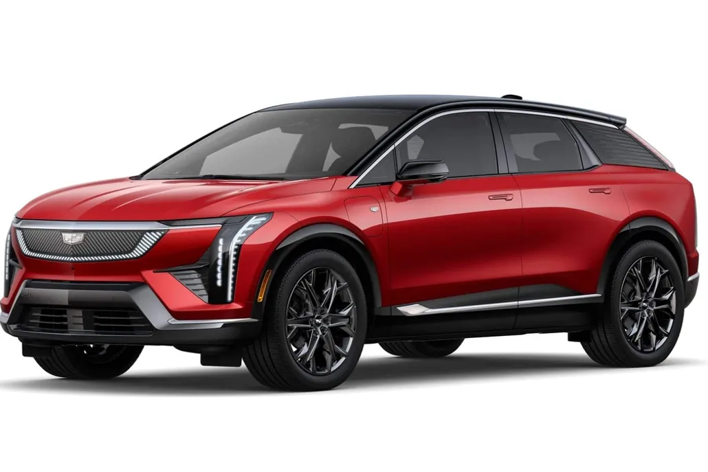 2025 Cadillac Optiq Luxury photo 1