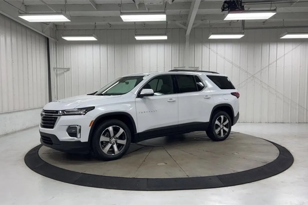 2023 Chevrolet Traverse Leather photo 1