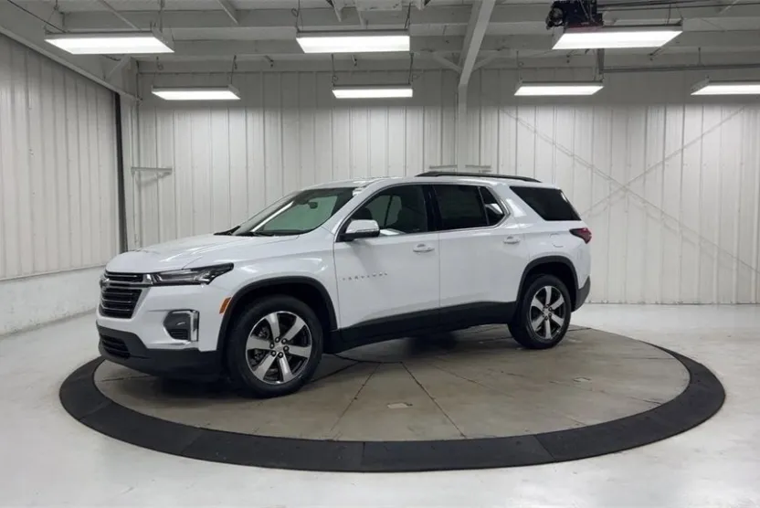 2023 Chevrolet Traverse Leather photo 1