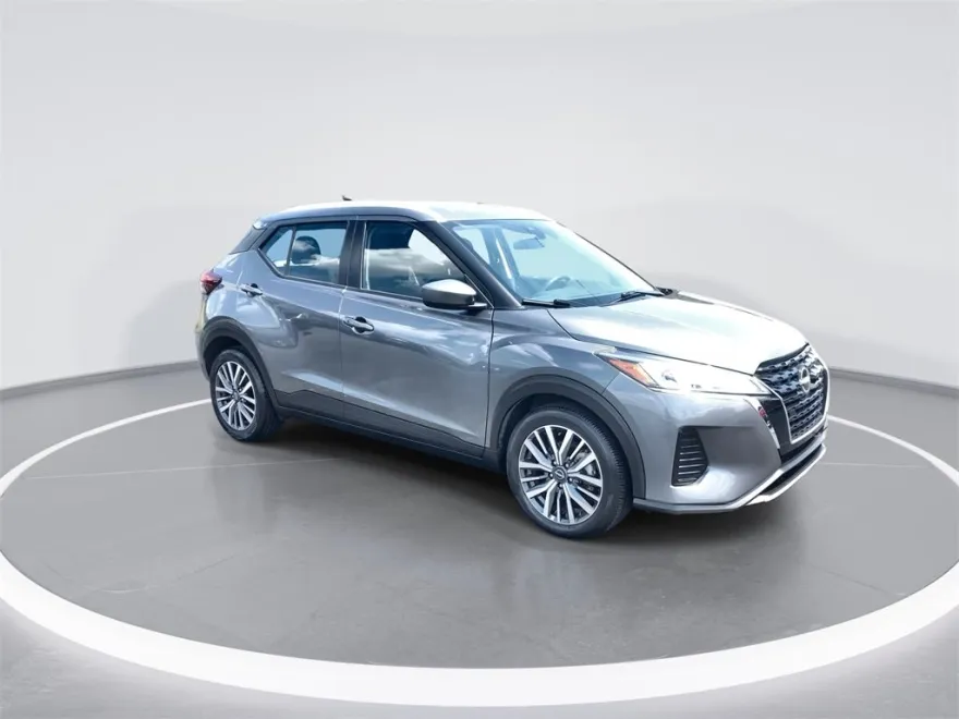 2024 Nissan Kicks SV photo 1