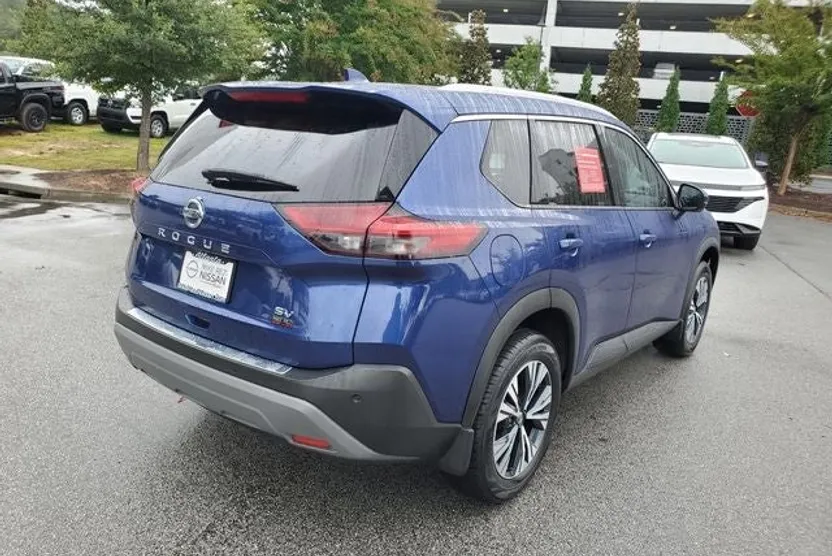 2021 Nissan Rogue SV photo 1