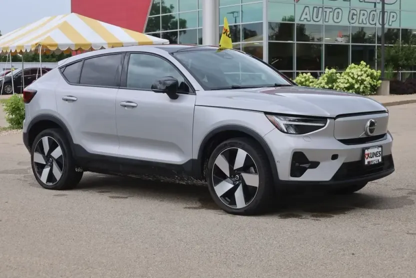 2023 Volvo C40 Recharge Plus photo 1