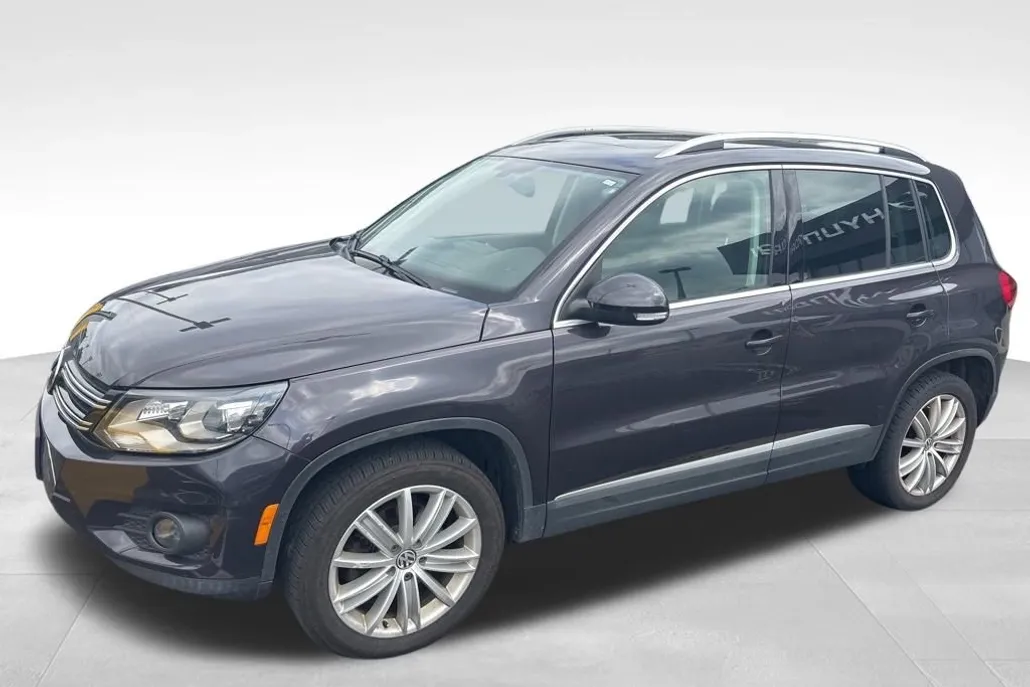 2016 Volkswagen Tiguan SEL photo 1