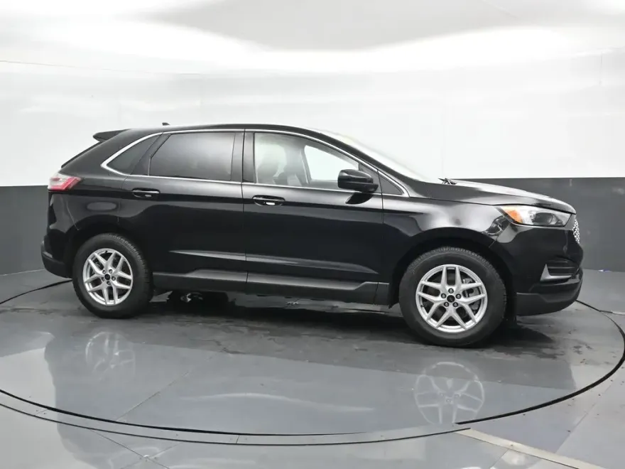2024 Ford Edge SEL photo 1