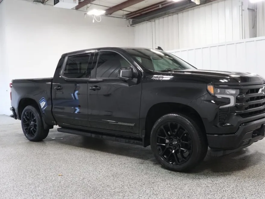 2024 Chevrolet Silverado 1500 High Country photo 1